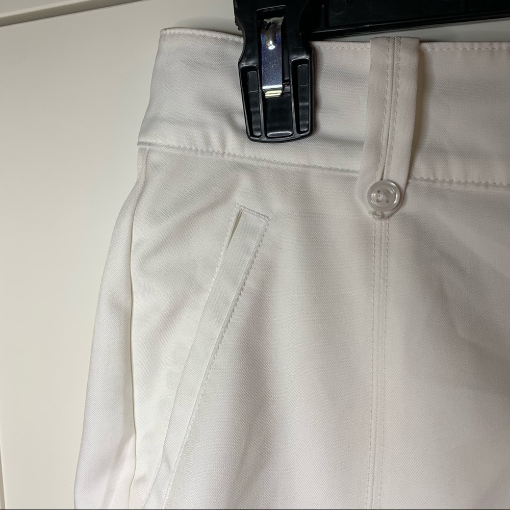 Women’s Izod Golf Skort - Picture 3 of 12